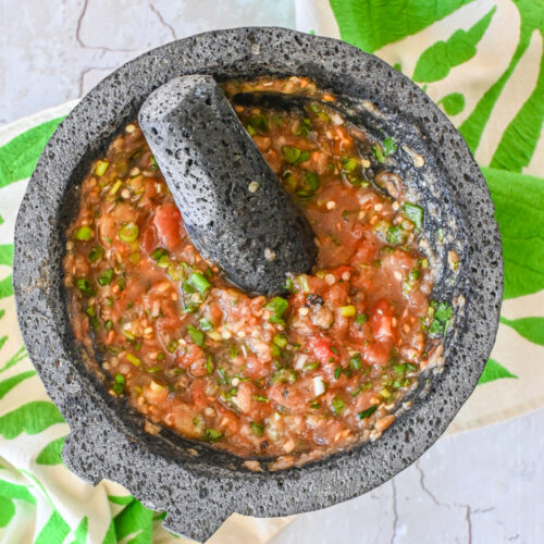 Molcajete salsa Molcajete recipe Molcajete salsa recipe Salsa de molcajete Salsa de molcajete Mexico Salsa de molcajete roja Salsa de molcajete verde Salsa de molcajete para carne asada Molcajete salsa Molcajete salsa recipe