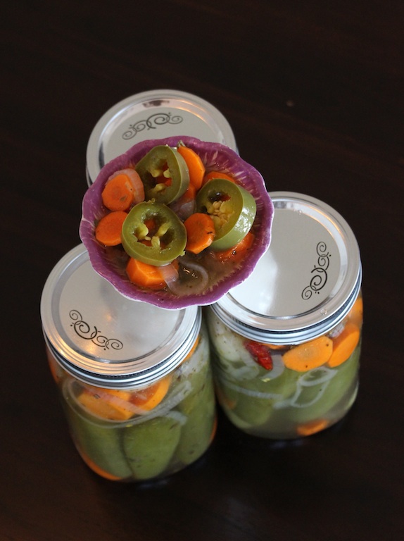 pickled-jalapenos-jalapeños-en-vinagre