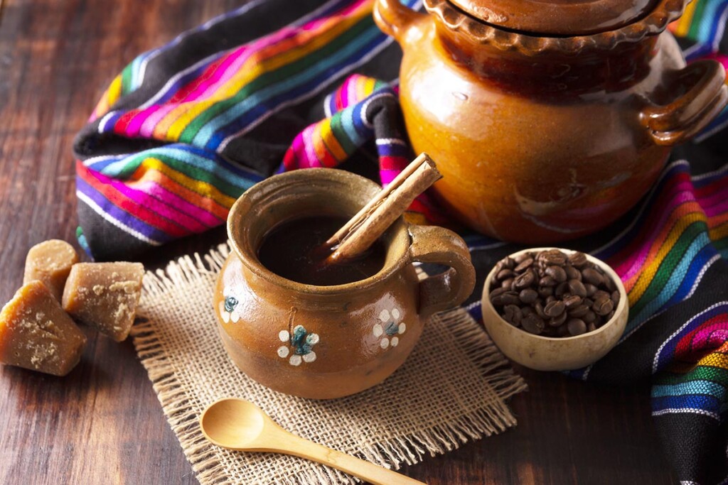 Café de Olla (Mexican Spiced Coffee) - Muy Bueno