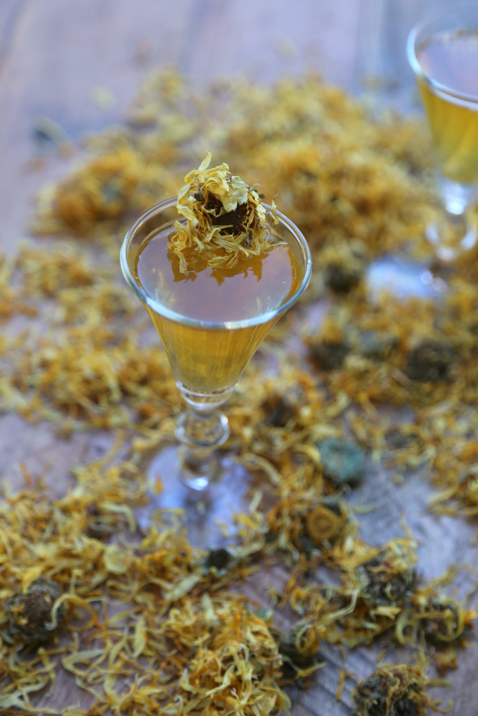 diy-homemade-marigold-infused-wine-vianneyrodriguez-sweetlifebake