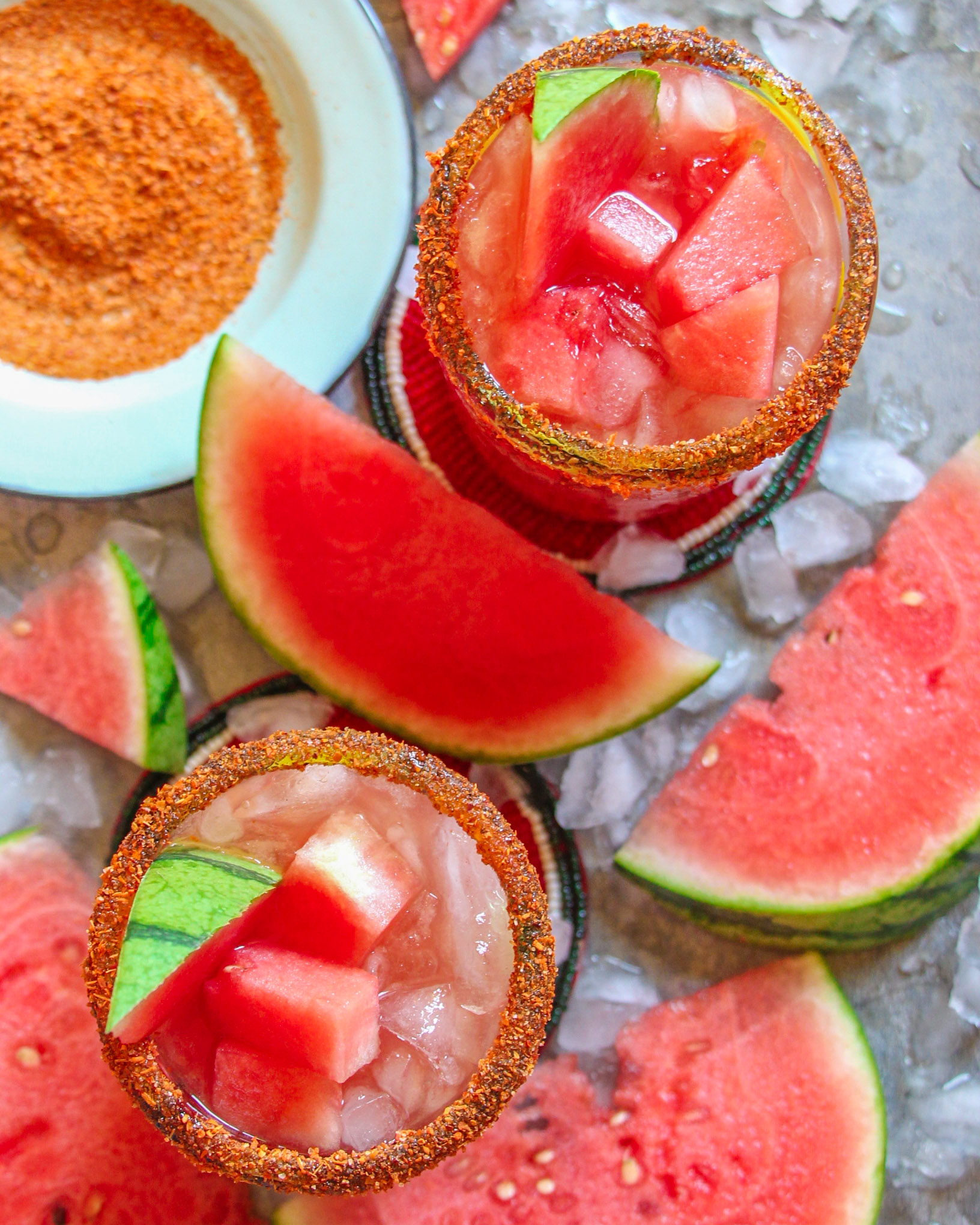 https://lolascocina.com/wp-content/uploads/2020/05/watermelon-lime-agua-fresca-agua-de-sandia-y-limon-lolascocina.com-2.jpg