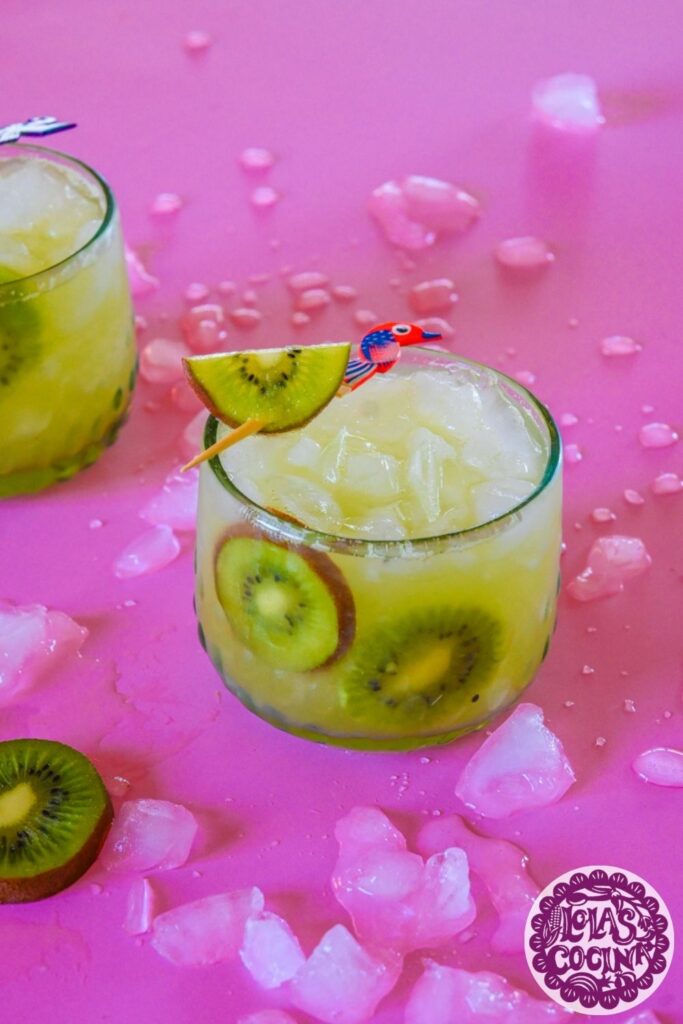 Agua de kiwi Agua de kiwi y fresa Agua de kiwi y pepino Kiwi recipes Kiwi fruit Kiwi drink Kiwi water