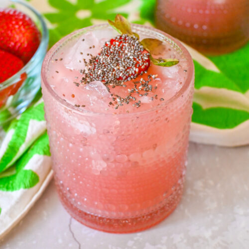 Agua de fresa Agua de fresa con chia Agua de fresa y chia Strawberry chia drink