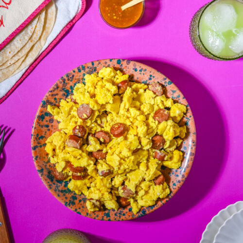 Huevos con weenies Huevos con salchicha Eggs with weenies Eggs with hot dogs