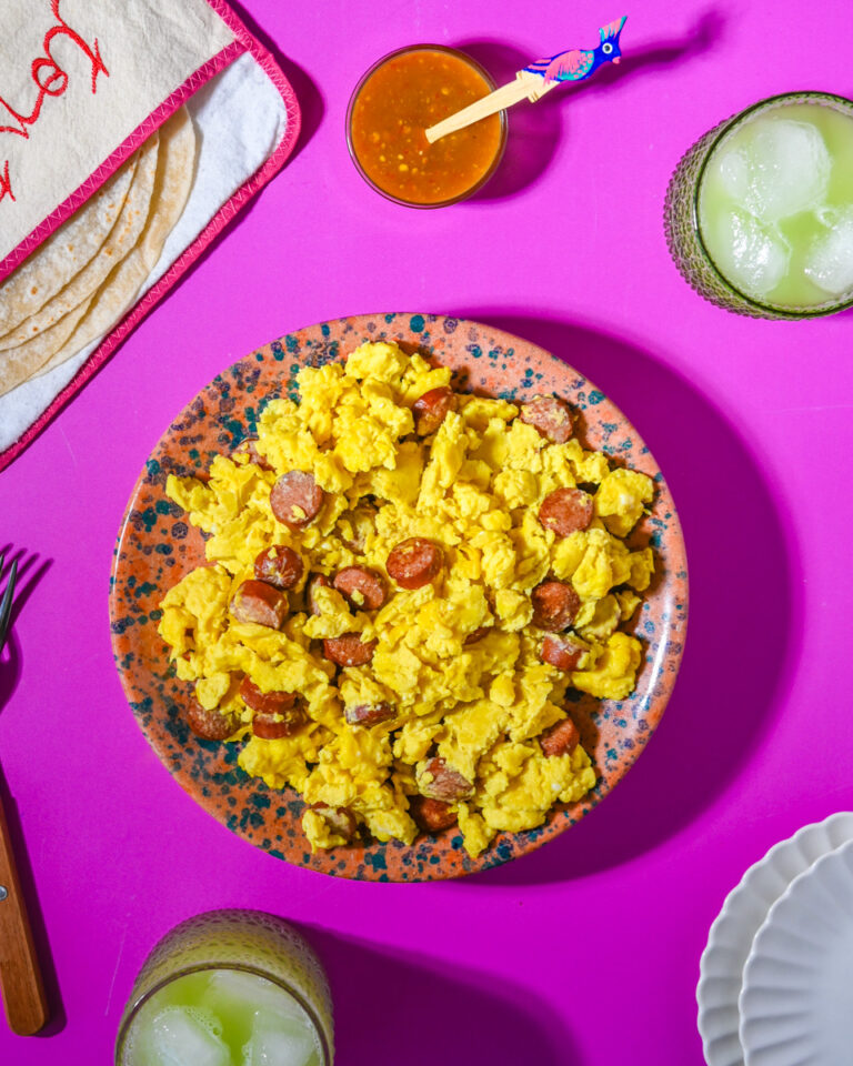 Huevos con weenies Huevos con salchicha Eggs with weenies Eggs with hot dogs