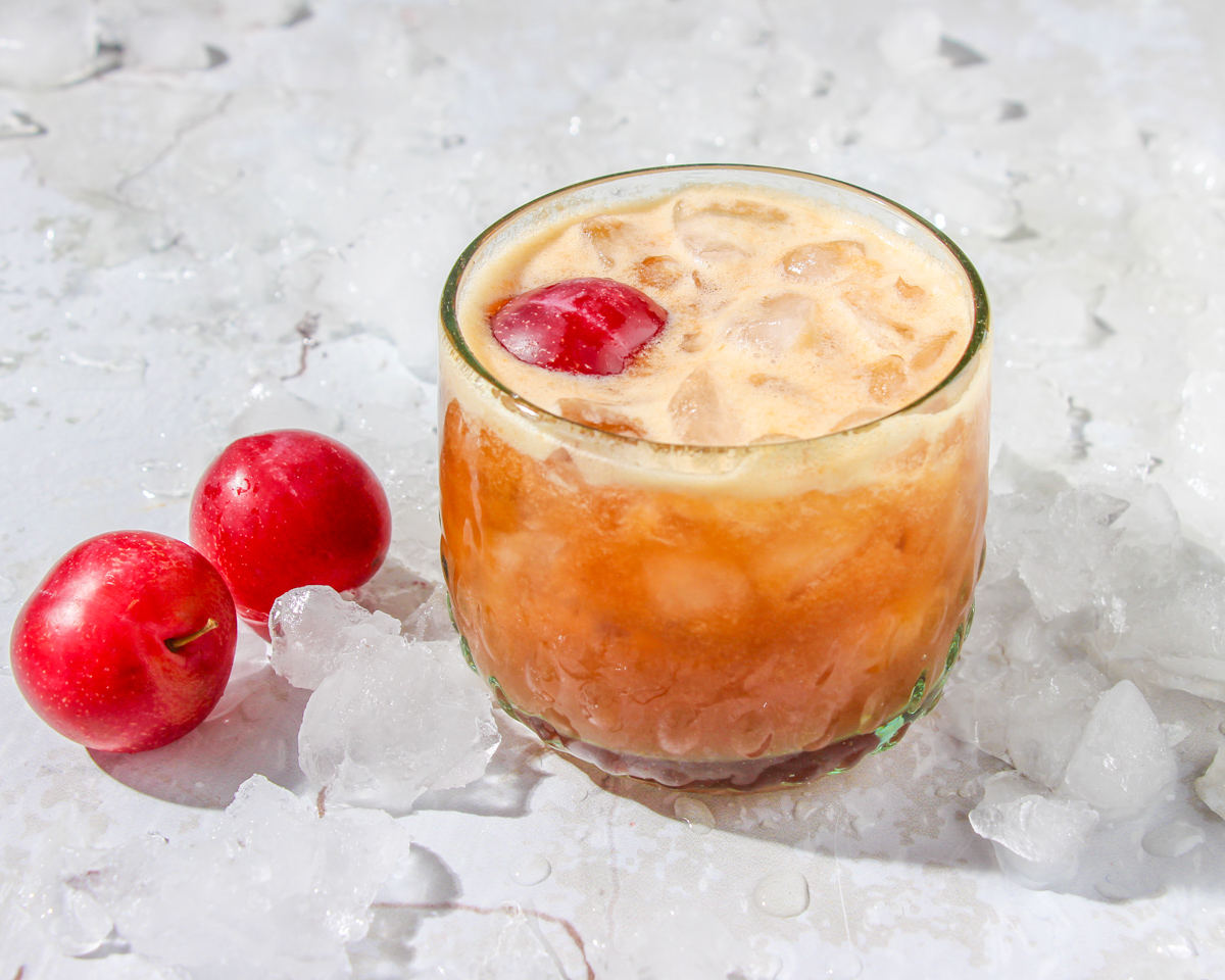 Plum agua fresca Plum drink recipe Agua de ciruela Agua de ciruela roja Agua fresca de ciruela