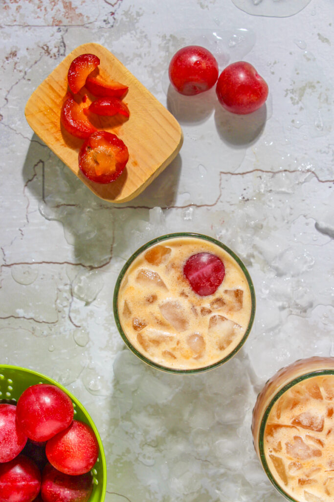 Plum agua fresca Plum drink recipe Agua de ciruela Agua de ciruela roja Agua fresca de ciruela