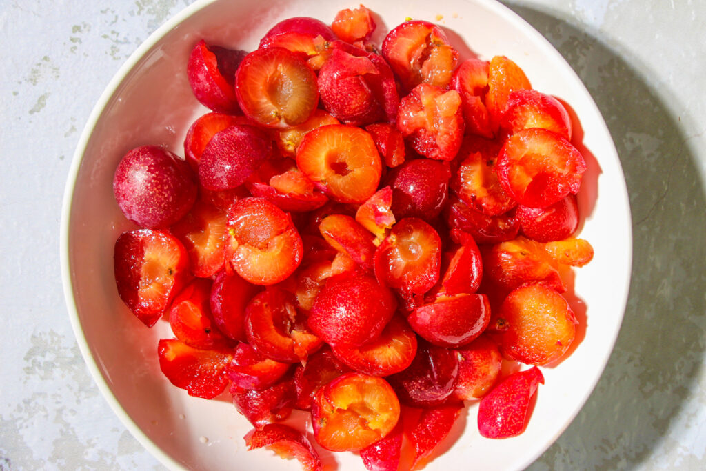 Plum agua fresca Plum drink recipe Agua de ciruela Agua de ciruela roja Agua fresca de ciruela